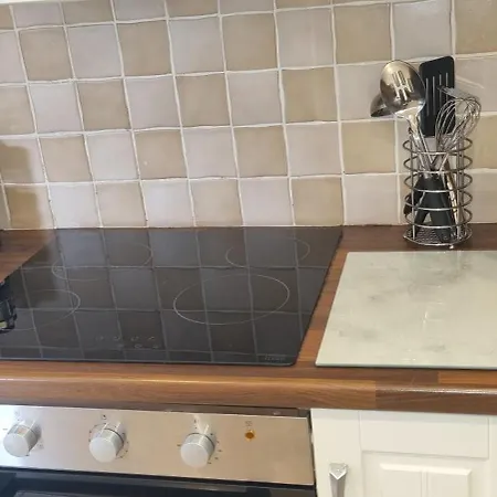 펜션 Pinewood 코크